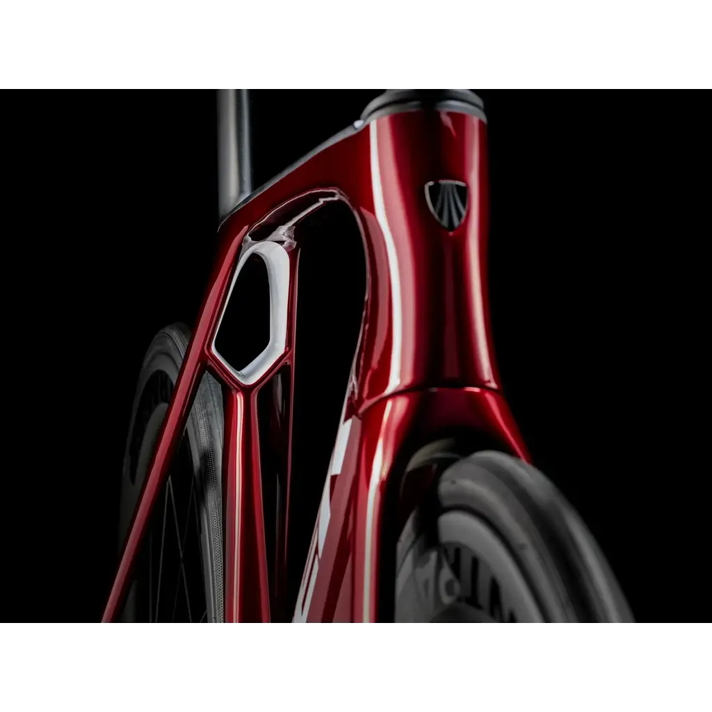 2024 Trek Madone SL 6 Gen 7 - Crimson 4 2024 Trek Madone SL 6 Gen 7 - Crimson - Image 4